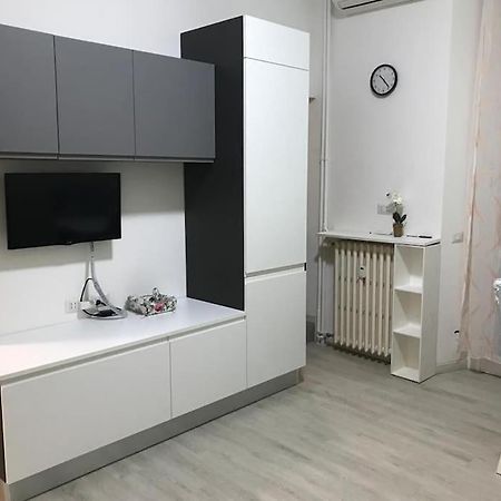 Appartamento In Zona Bocconi Milano Eksteriør billede