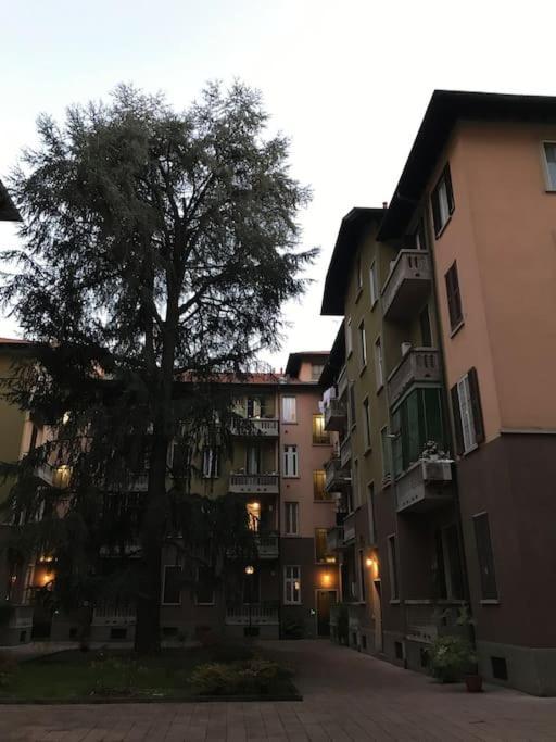 Appartamento In Zona Bocconi Milano Eksteriør billede