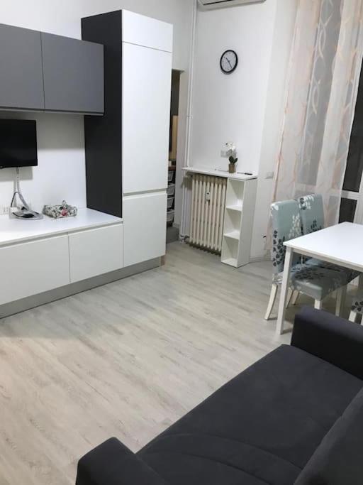 Appartamento In Zona Bocconi Milano Eksteriør billede